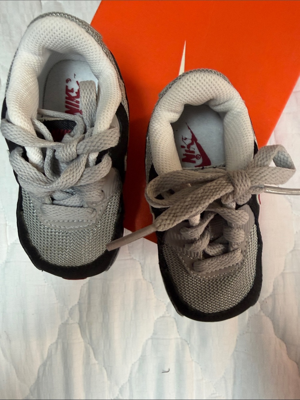 Nike Kids Black, Gray & Red Low-Top Sneakers - Picture 3 of 4